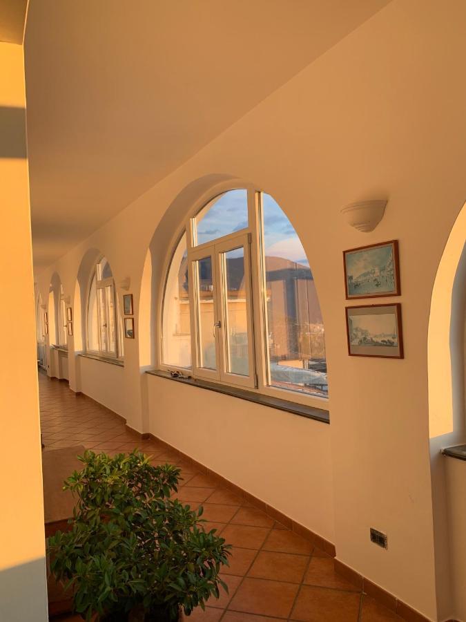 La Casa Del Sole Acomodação com café da manhã Vico Equense Exterior foto